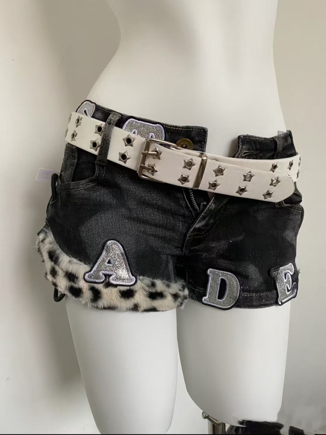 Y2k Embroidered Patch Denim Sh - Girl Fashion Street 评论和价格
